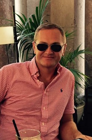 Angus Scott, Financial Director at Robert Scott & Sons, Dies Aged 50 Angus Scott, Financial Director at Robert Scott & Sons, Dies Aged 50